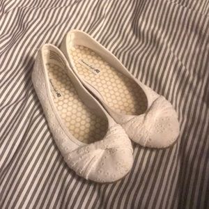 White lace flats